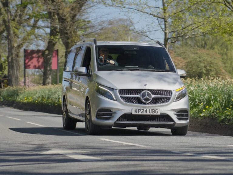 Private Transfers Scotland - On the way to Glasgow airport through Perthshire countryside
